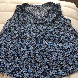 Sleeveless blouse
